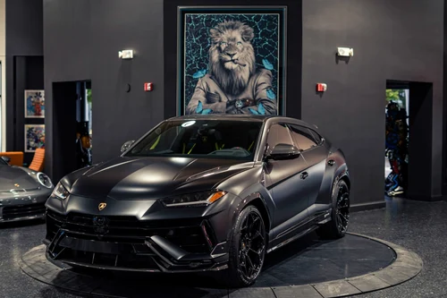 
           
        2023 Lamborghini Urus Performante