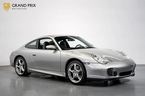 
           
        2004 Porsche 911 Carrera