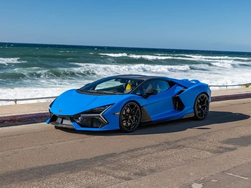 
           New 
        2025 Lamborghini Revuelto