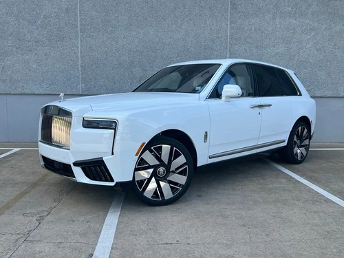 
           New 
        2027 Rolls-Royce Cullinan Base