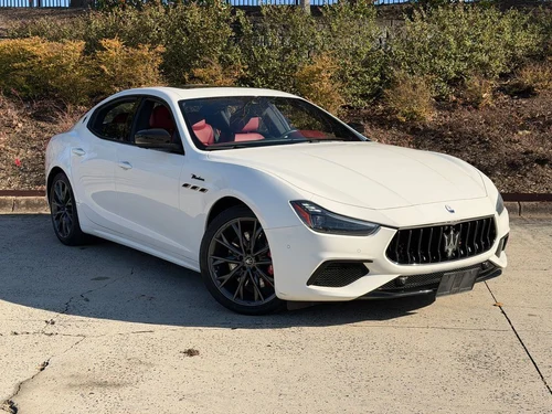 
           
        2022 Maserati Ghibli Modena Q4