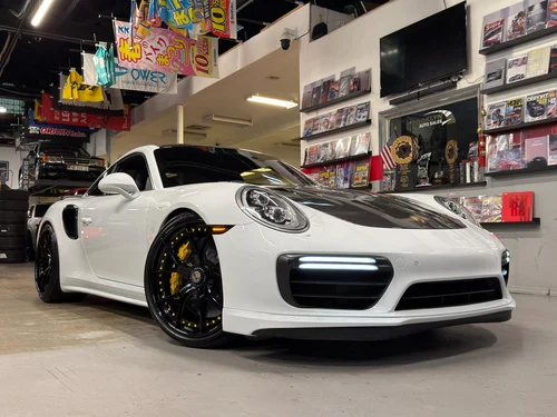 
           
        2017 Porsche 911 Turbo Coupe