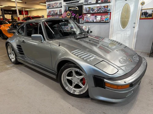 
           
        1983 Porsche 911