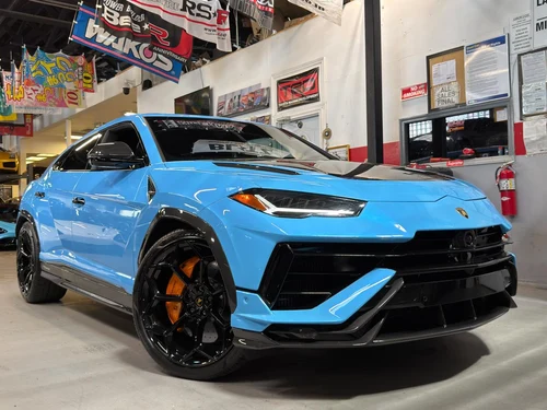 
           
        2024 Lamborghini Urus Performante