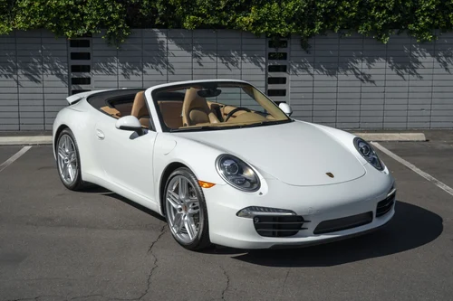 
           
        2013 Porsche 911
