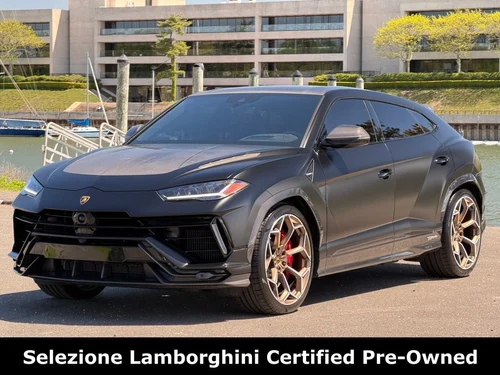 
           
        2023 Lamborghini Urus Performante
