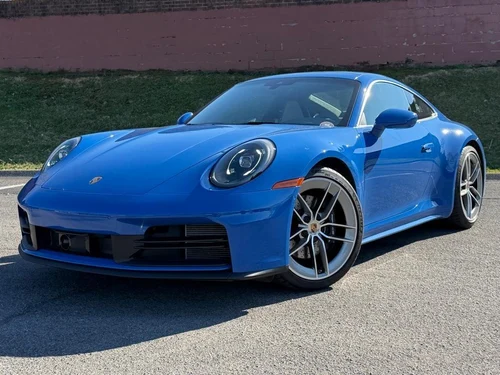 
           
        2025 Porsche 911 Carrera