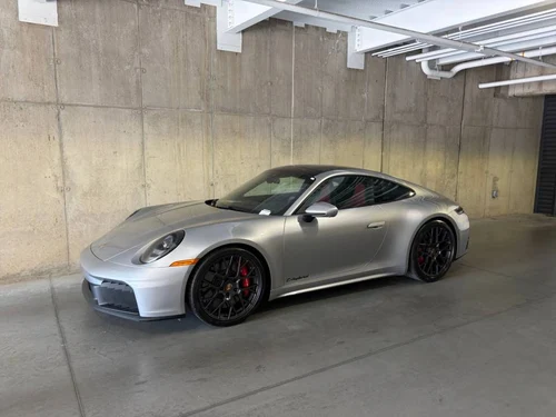 
           
        2025 Porsche 911