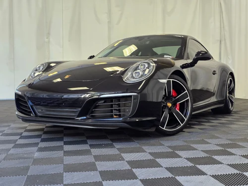 
           
        2018 Porsche 911