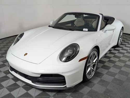 
           
        2025 Porsche 911 Carrera