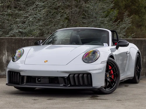 
           
        2025 Porsche 911 Carrera GTS Cabriolet