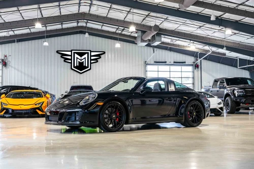 
           
        2017 Porsche 911