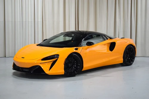 
           New 
        2026 McLaren Artura