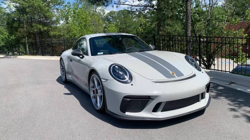 
           
        2018 Porsche 911