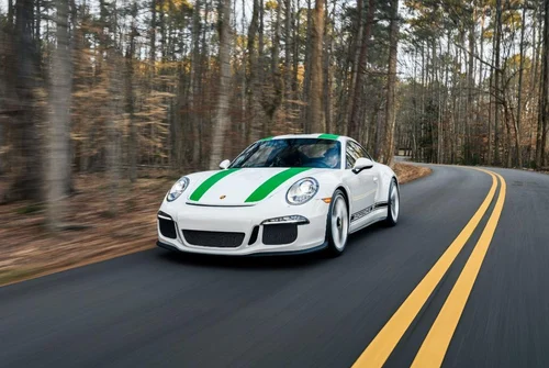 
           
        2016 Porsche 911 R