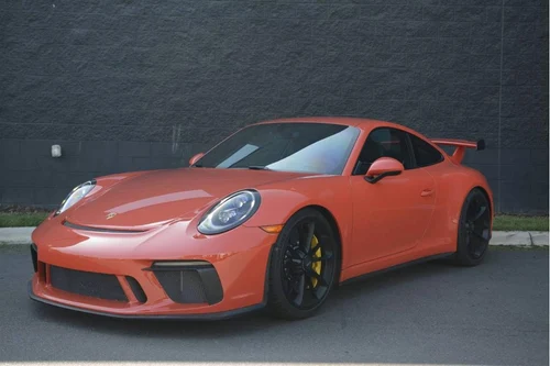 
           
        2018 Porsche 911