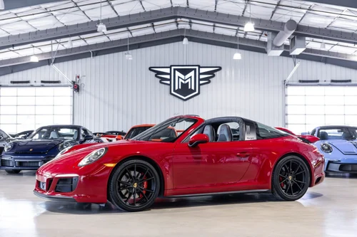 
           
        2017 Porsche 911