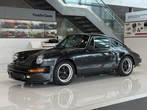 
           
        1980 Porsche 911