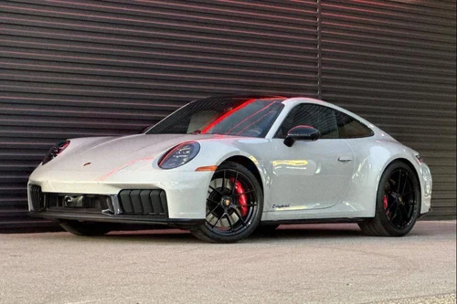 
           
        2026 Porsche 911 Carrera 4 GTS