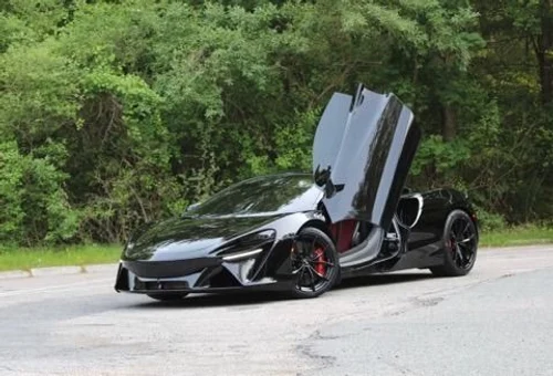
           
        2023 McLaren Artura