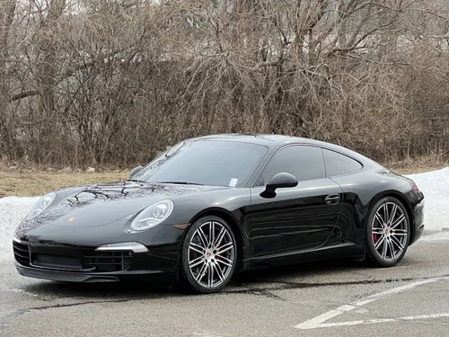 
           
        2015 Porsche 911