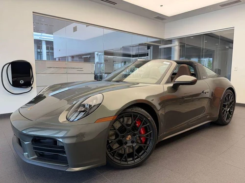 
           
        2026 Porsche 911 Targa 4S