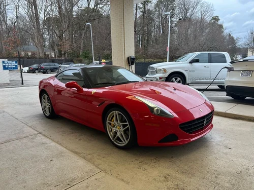 
           
        2016 Ferrari California T