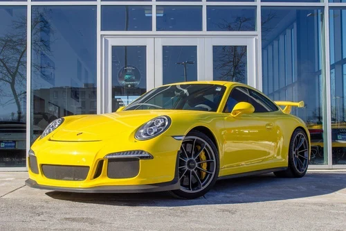 
           
        2015 Porsche 911
