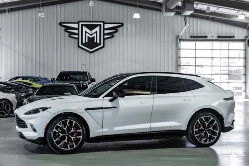 
           
        2022 Aston Martin DBX