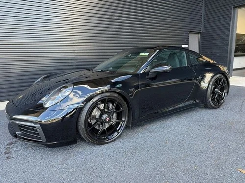 2022 Porsche 911 Carrera