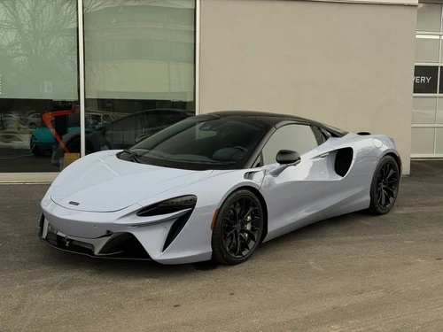 
           
        2025 McLaren Artura