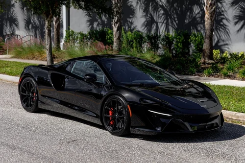 
           
        2026 McLaren Artura