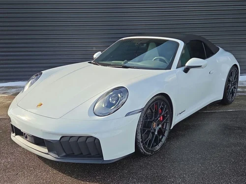 
           
        2025 Porsche 911 Carrera 4 GTS