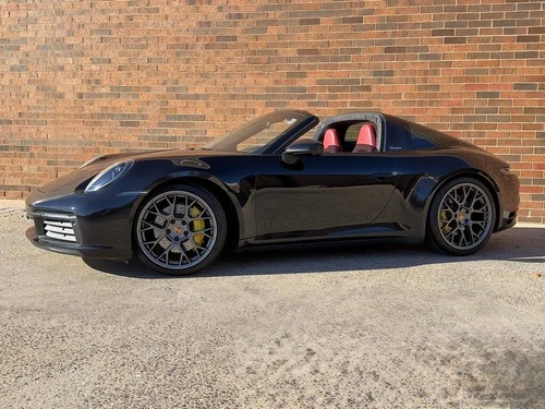
           
        2021 Porsche 911 Targa 4S