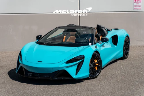 
           
        2025 McLaren Artura