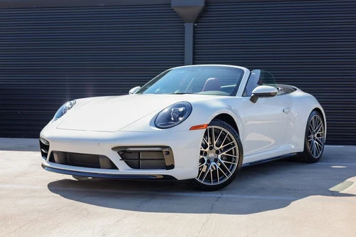 
           
        2024 Porsche 911 Carrera