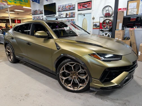 
           
        2024 Lamborghini Urus
