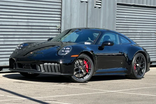 
           New 
        2026 Porsche 911 Carrera 4 GTS