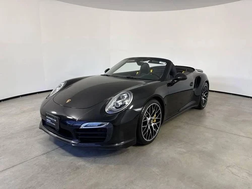 
           
        2015 Porsche 911