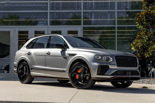 
           New 
        2025 Bentley Bentayga V8