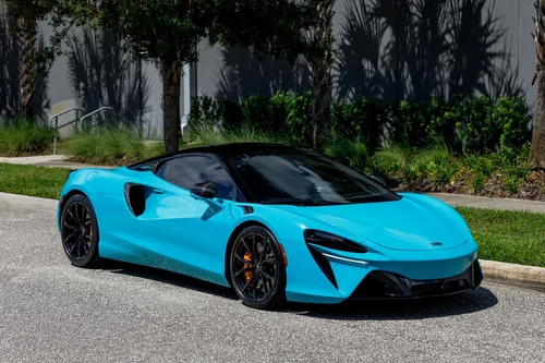 
           
        2023 McLaren Artura