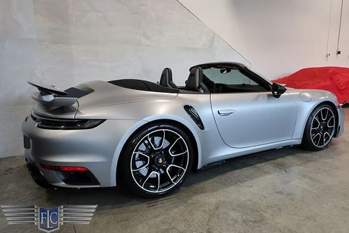 
           
        2025 Porsche 911