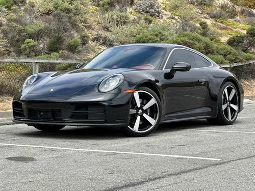 
           
        2025 Porsche 911 Carrera