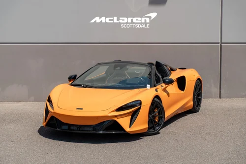 
           
        2025 McLaren Artura