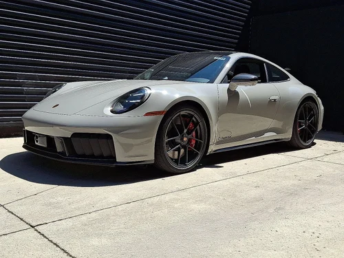 
           New 
        2026 Porsche 911 Carrera 4 GTS