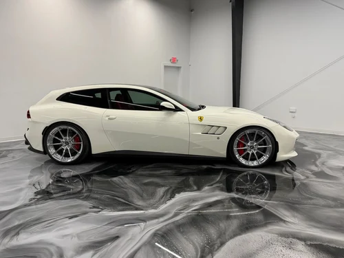 
           
        2017 Ferrari GTC4LUSSO