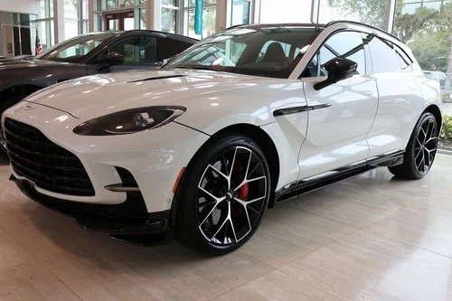 
           New 
        2025 Aston Martin DBX 707