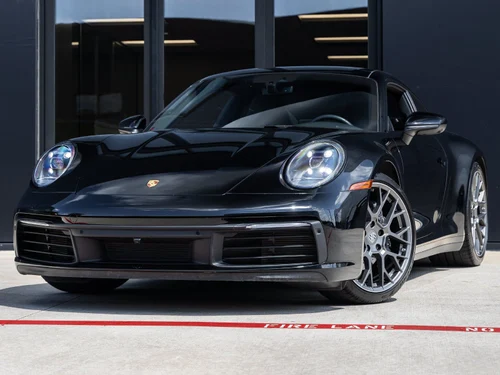 
           
        2021 Porsche 911 Carrera