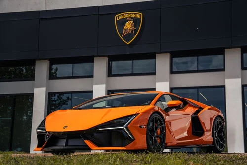 
           New 
        2025 Lamborghini Revuelto Base