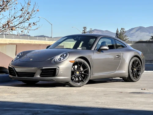 
           
        2018 Porsche 911 Carrera